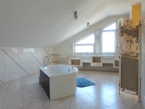 будинок за адресою Богатирська вул., 30б