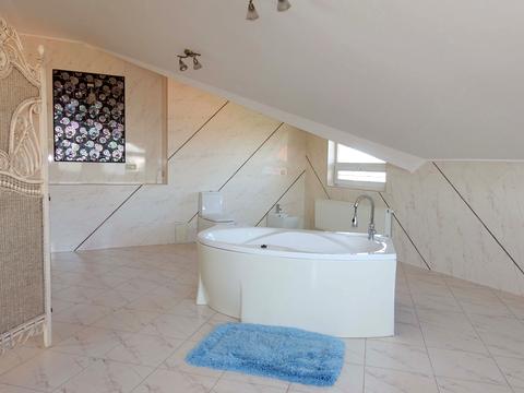 будинок за адресою Богатирська вул., 30б