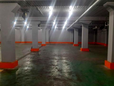 комерційна за адресою В'ячеслава Чорновола, 1