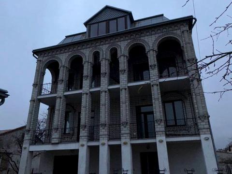 будинок за адресою Богдана Хмельницького вул., 7