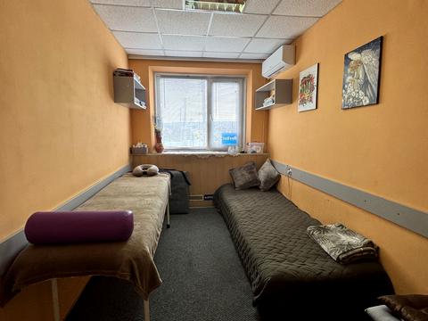 комерційна за адресою Миру просп., 102/1