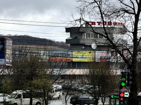 комерційна за адресою Миру просп., 102/1