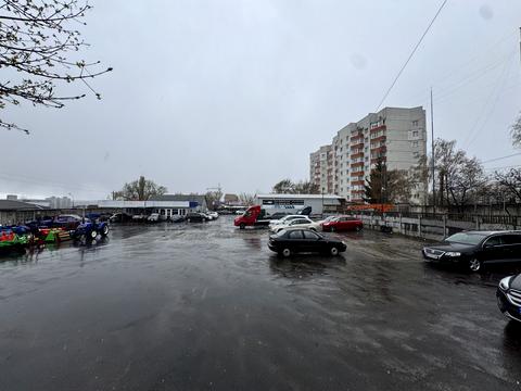 комерційна за адресою Миру просп., 102/1