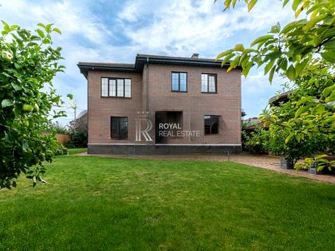 комерційна за адресою Кобилянської вул., 10