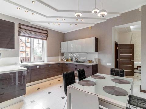 комерційна за адресою Кобилянської вул., 10