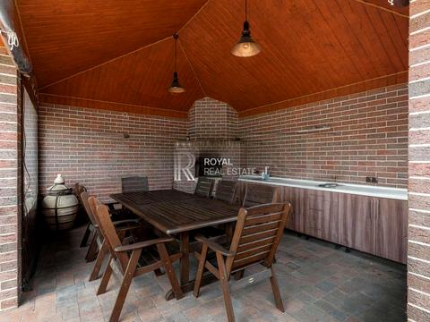 комерційна за адресою Кобилянської вул., 10