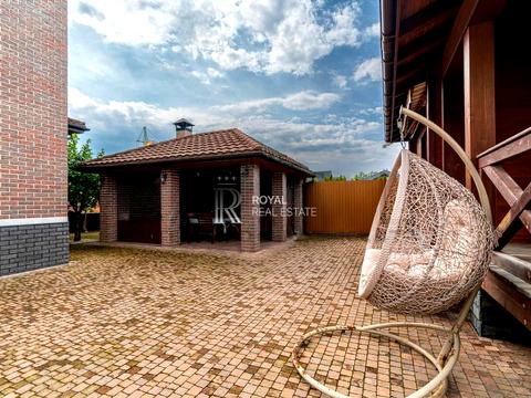 комерційна за адресою Кобилянської вул., 10