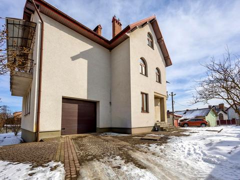 комерційна за адресою Геофізиків вул., 2