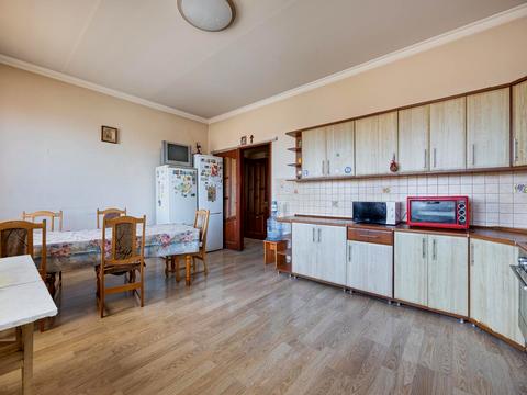 комерційна за адресою Геофізиків вул., 2