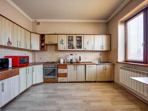 комерційна за адресою Геофізиків вул., 2