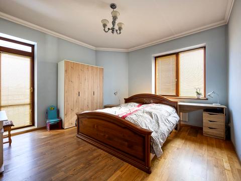 комерційна за адресою Геофізиків вул., 2