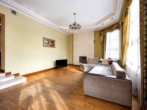 комерційна за адресою Геофізиків вул., 2