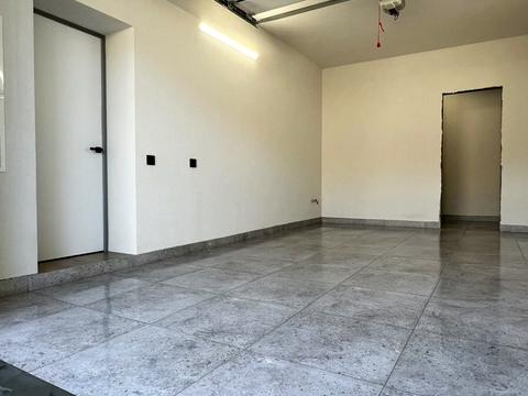 будинок за адресою Коновальця