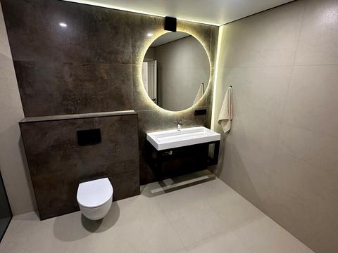 будинок за адресою Коновальця