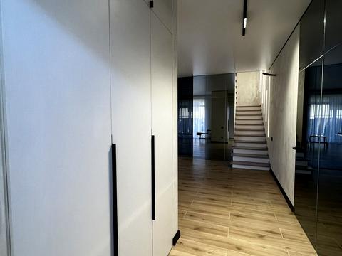 будинок за адресою Коновальця