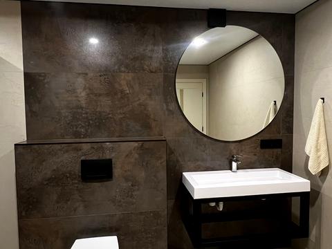 будинок за адресою Коновальця