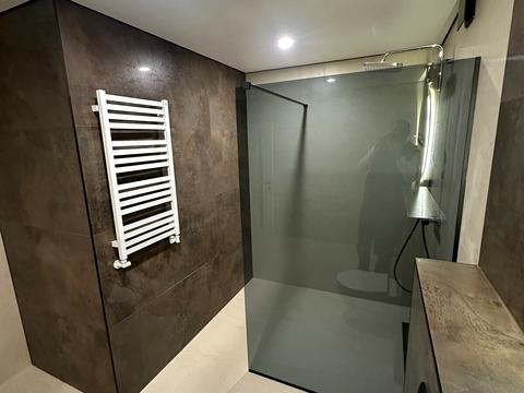 будинок за адресою Коновальця