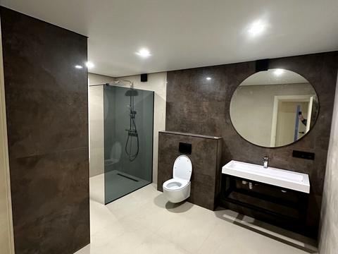 будинок за адресою Коновальця