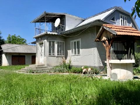 будинок за адресою Набережна, 3