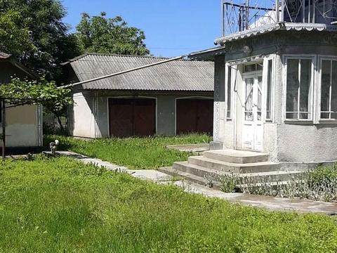 будинок за адресою Набережна, 3