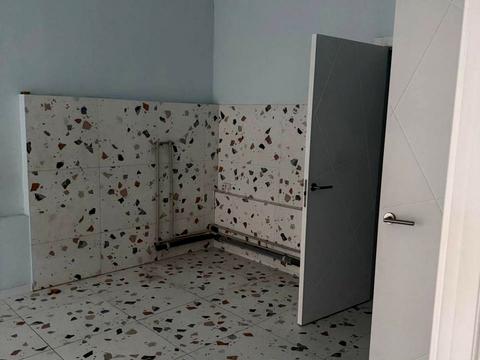 комерційна за адресою Михайла Максимовича вул. (Онуфрія Трутенка), 26-В