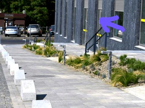 комерційна за адресою Вавилових вул., 11