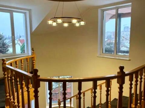 будинок за адресою Олександра Козловського вул., 2