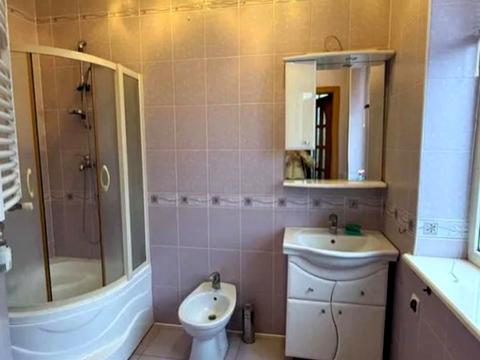 будинок за адресою Олександра Козловського вул., 2