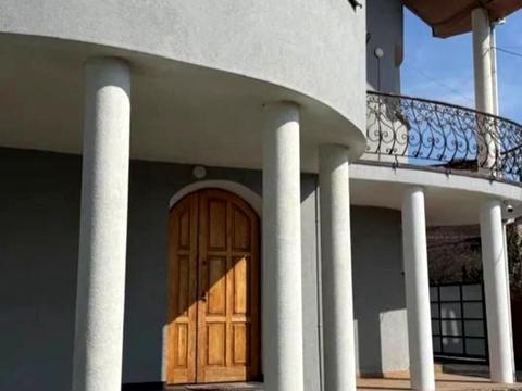 будинок за адресою Олександра Козловського вул., 2