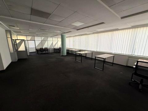 комерційна за адресою Новоселицька вул., 10