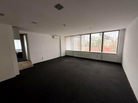 комерційна за адресою Новоселицька вул., 10