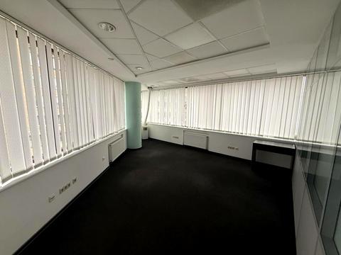 комерційна за адресою Новоселицька вул., 10