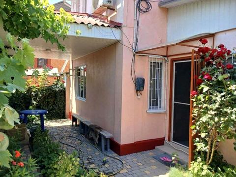 будинок за адресою Молодіжна вул.