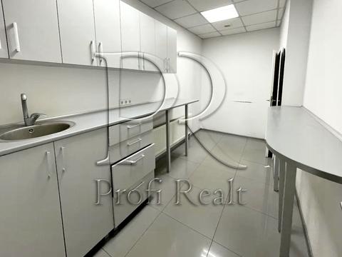 комерційна за адресою Тростянецька вул., 49