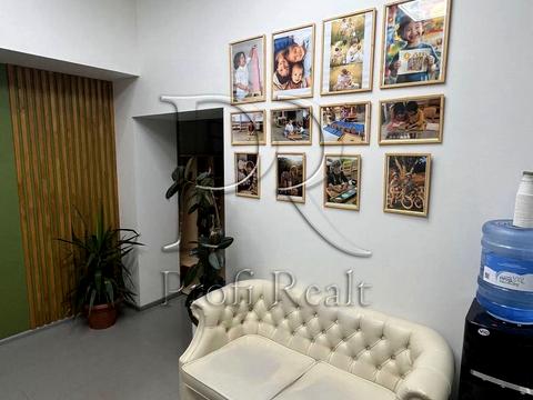 комерційна за адресою Тростянецька вул., 49