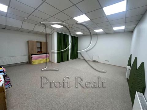 комерційна за адресою Тростянецька вул., 49