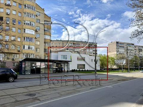 комерційна за адресою Тростянецька вул., 49