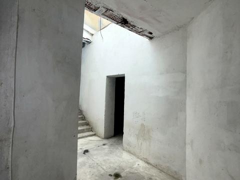 комерційна за адресою Плугова вул., 6а