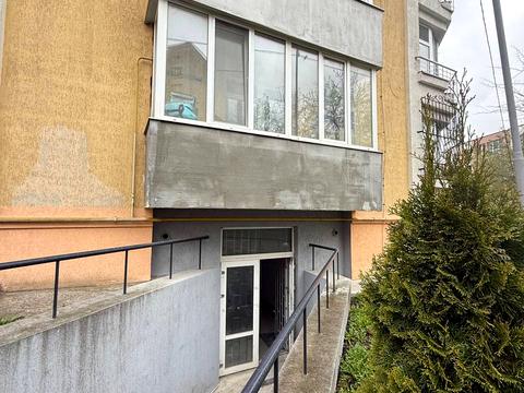 комерційна за адресою Плугова вул., 6а