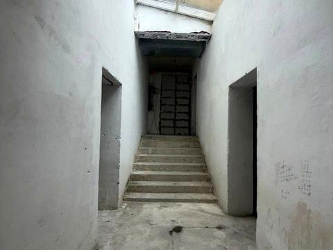 комерційна за адресою Плугова вул., 6а