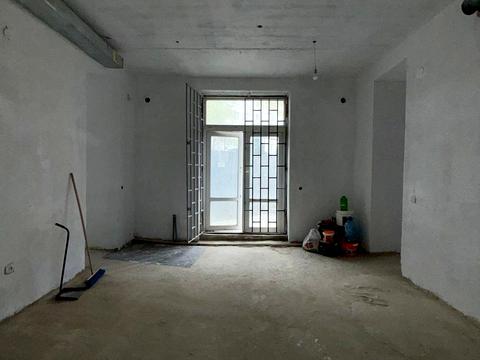 комерційна за адресою Плугова вул., 6а