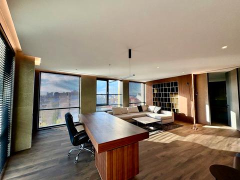 комерційна за адресою Виконкомівська вул., 15