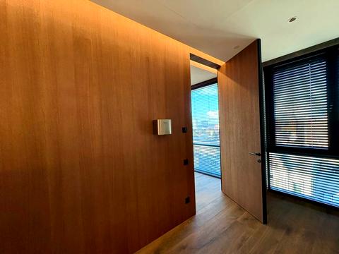 комерційна за адресою Виконкомівська вул., 15