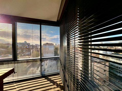 комерційна за адресою Виконкомівська вул., 15