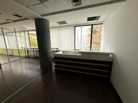 комерційна за адресою Новоселицька вул., 10