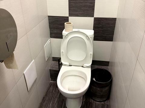 комерційна за адресою Новоселицька вул., 10