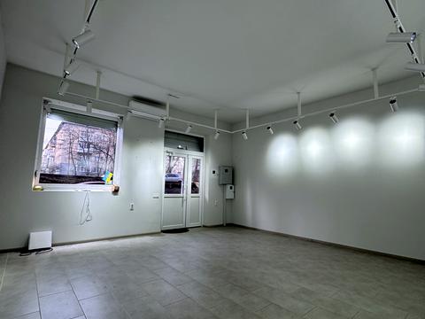комерційна за адресою Короля Данила вул., 14