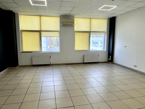 комерційна за адресою Ніла Армстронга вул. (Казакова), 2д