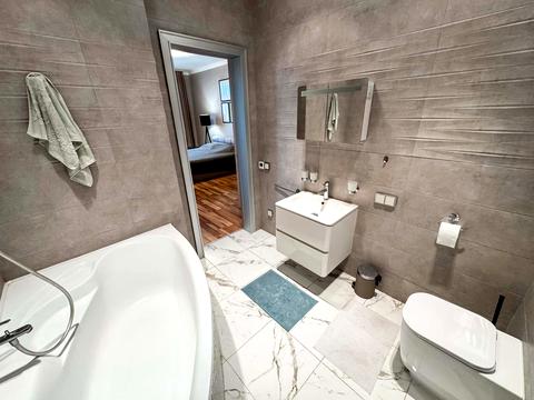 квартира за адресою Андрія Верхогляда вул. (Михайла Драгомирова), 9