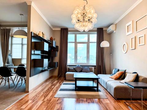 квартира за адресою Андрія Верхогляда вул. (Михайла Драгомирова), 9